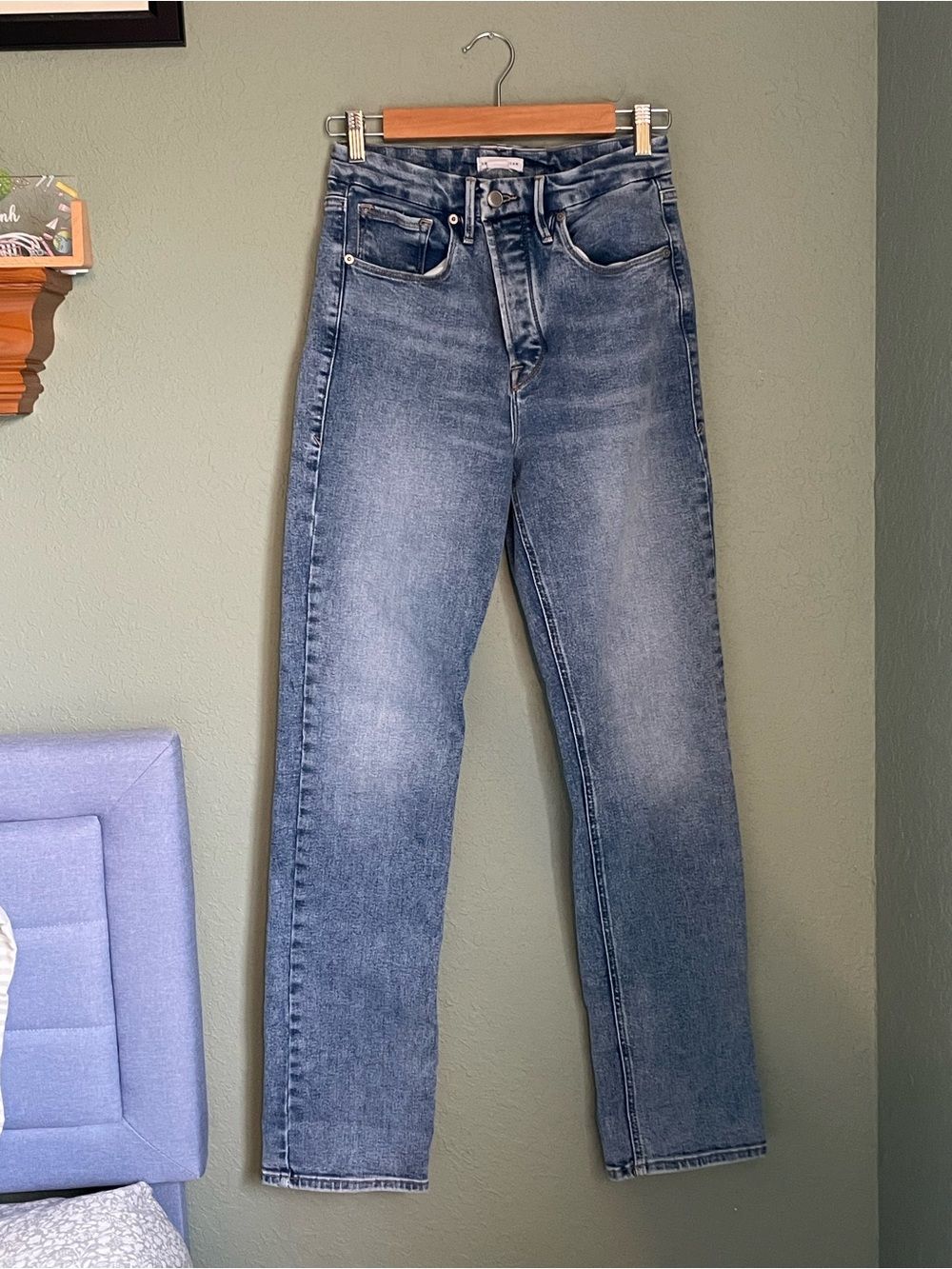 Good American Straight Leg Button Fly Size 8/29 Medium Wash